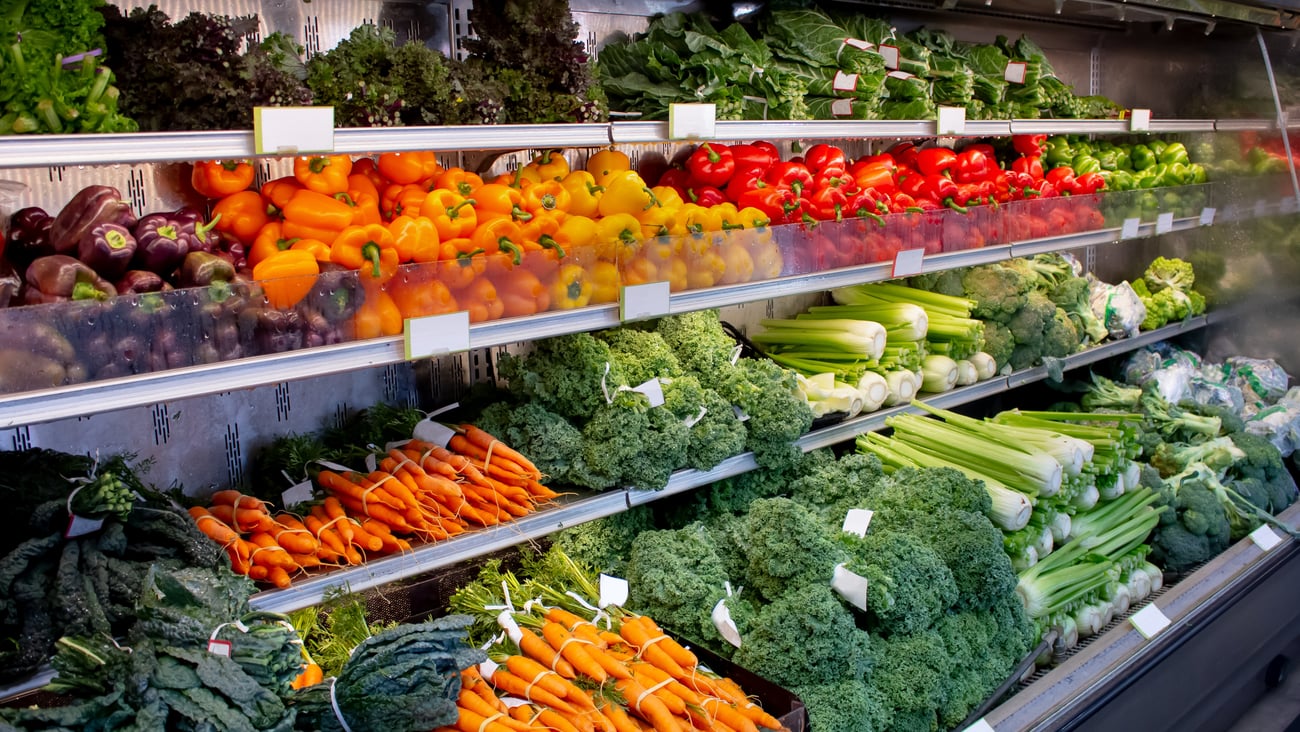 produce on display in a grocery store