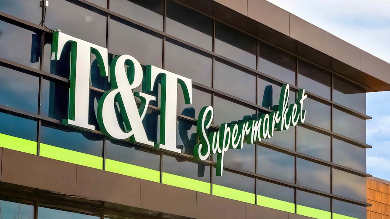 TT supermarket store sign on exterior