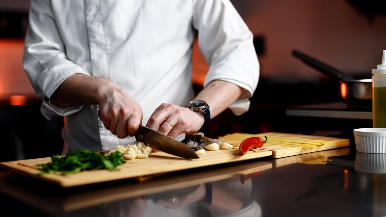 chef_chopping vegetables