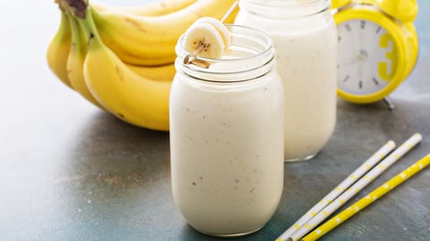 Banana smoothie with straws