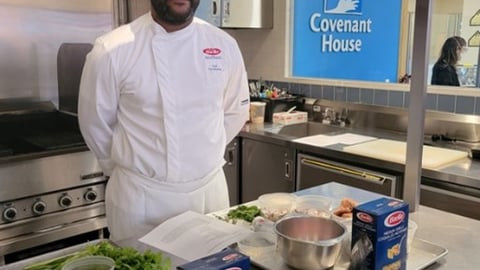 chef-tim-minefee-of-barilla-at-covenant-house