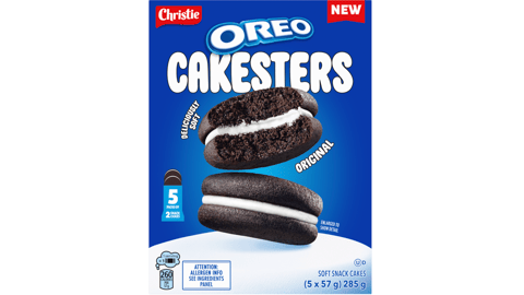 A pack of Oreo Cakesters in Original