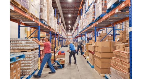 Metro volunteers for food bank donations 2026