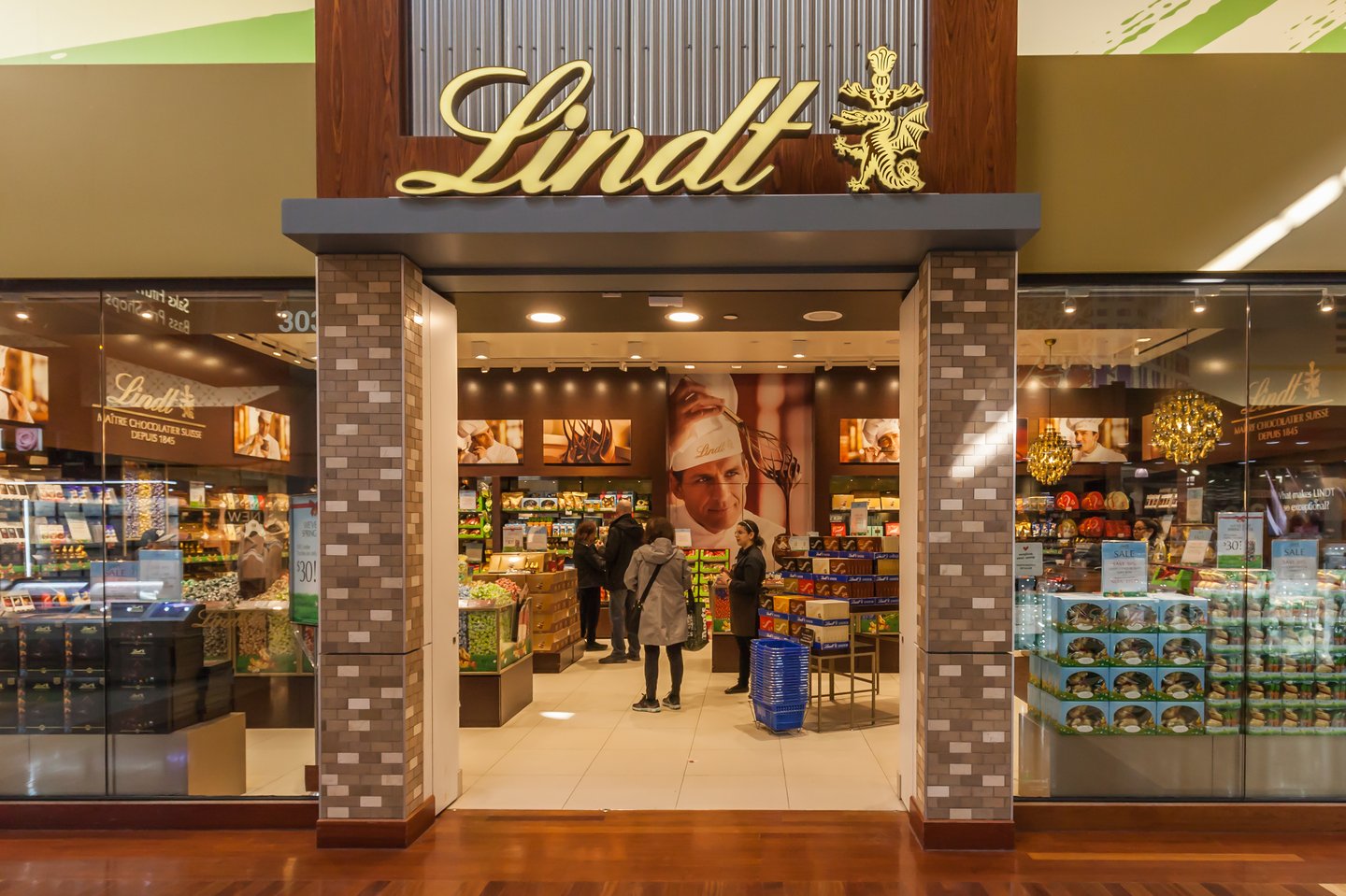 lindt chocolate shop vaughan mills
