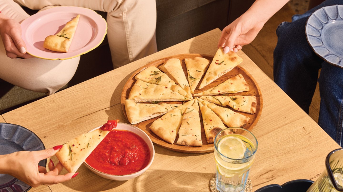 SLices of OGGI crust on a plate