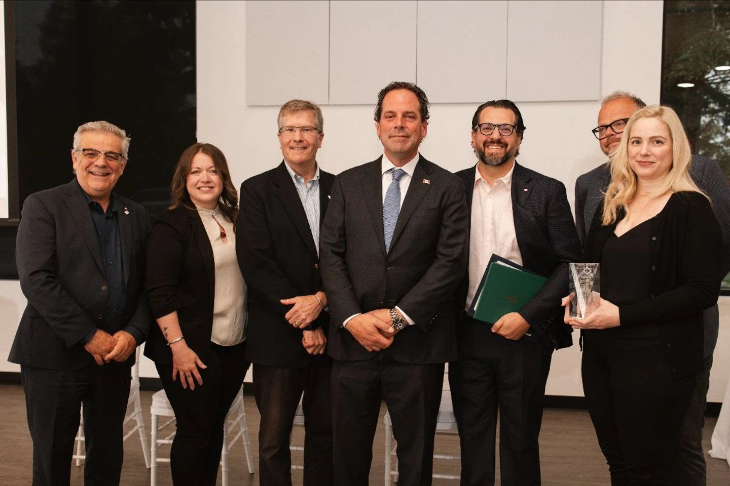 vince's market south simcoe business award