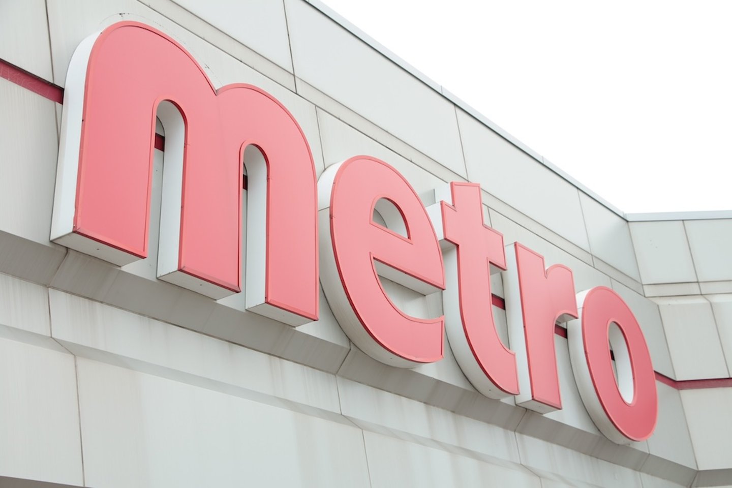 Metro store sign