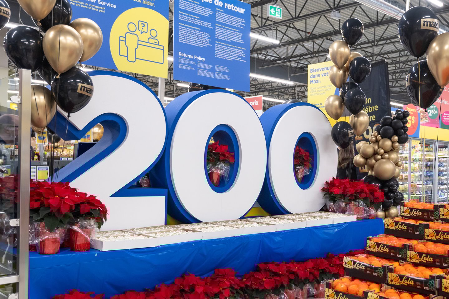 200th store sign Maxi Huntingdon store location