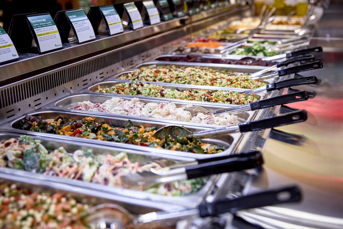 Salad bar Farm Boy's Kanata location 