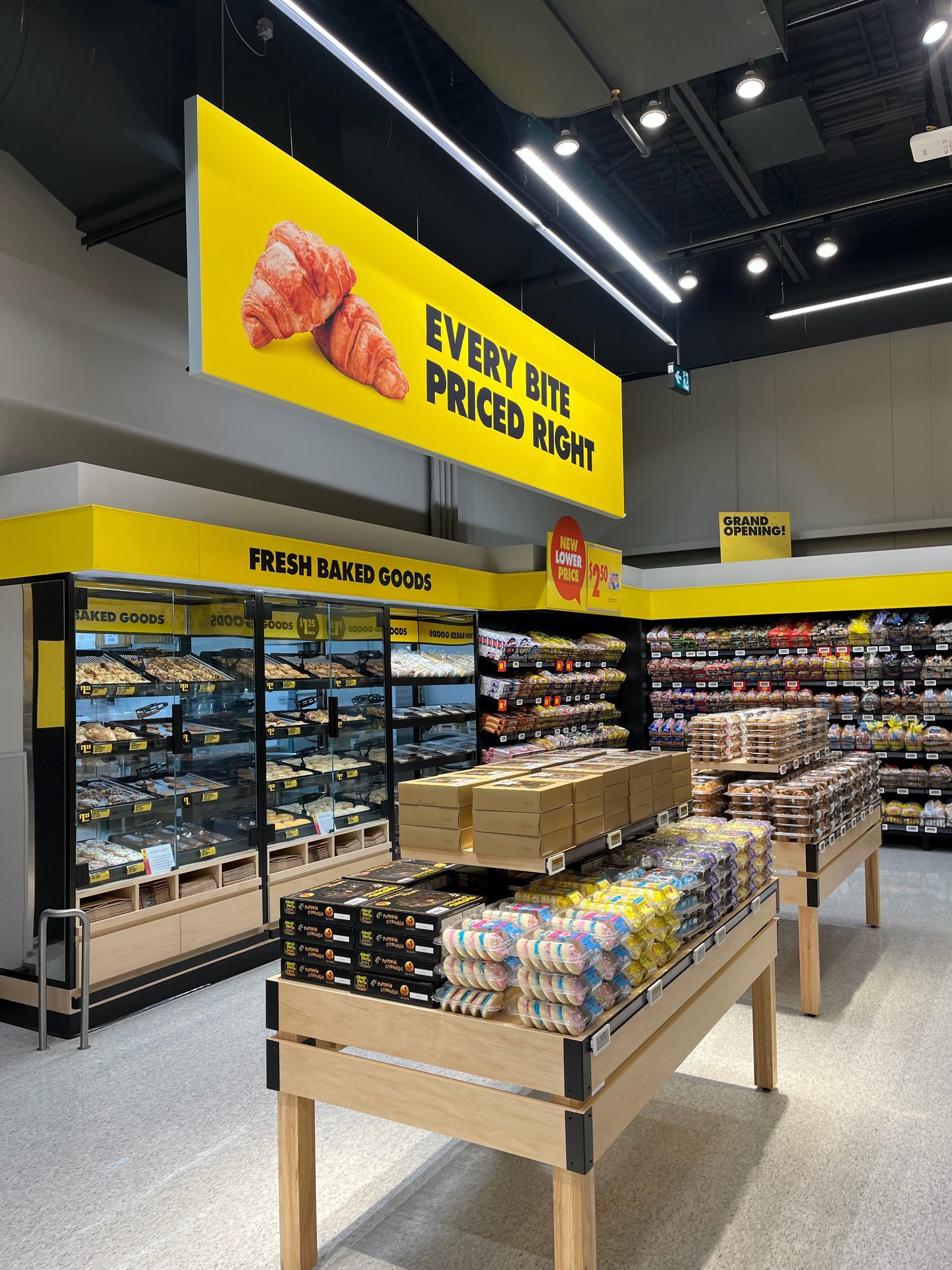 No Frills Komoka, Ont. Bakery department