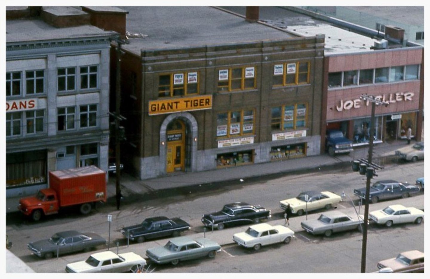 giant tiger first store in ottawa 1961