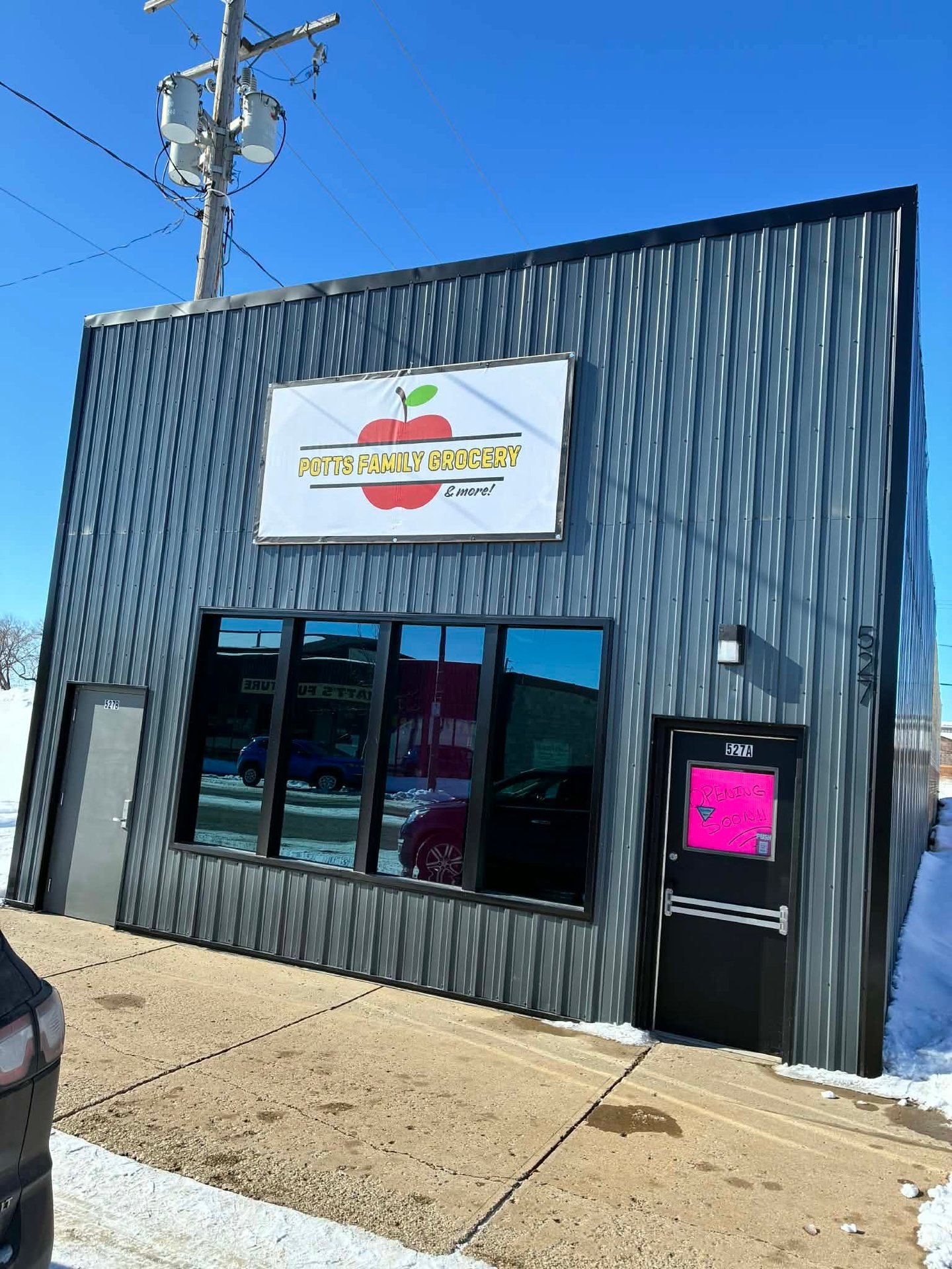 pott's family grocery sask