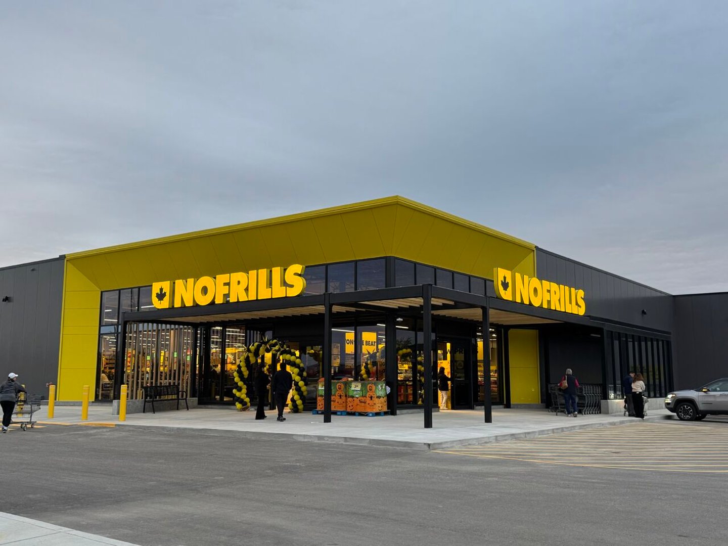 no frills 350th store