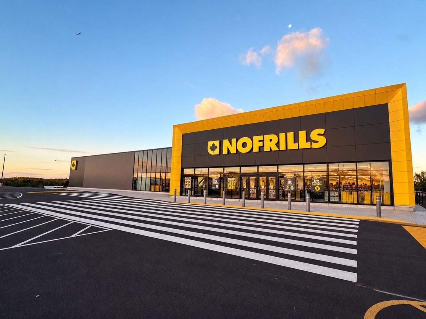 russell & lee's no frills paradise