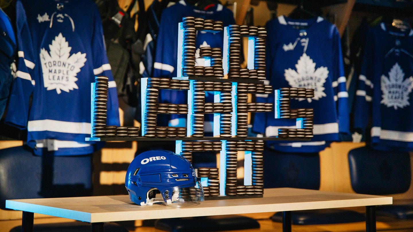 toronto maple leafs oreo helmet
