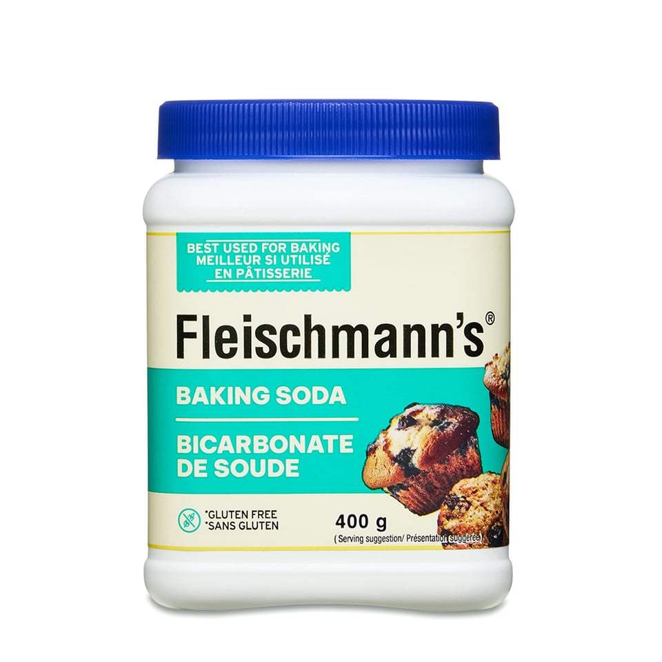 A container of Fleischmann’s Baking Soda against a white background