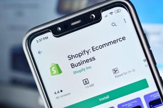 Shopify ecommerce business platform, Shopify application on smartphone, online e-commerce website making software, digital business growing platform Shopify