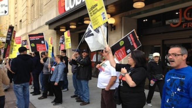 Unionized Workers Protest At Toronto Loblaws | Canadian Grocer